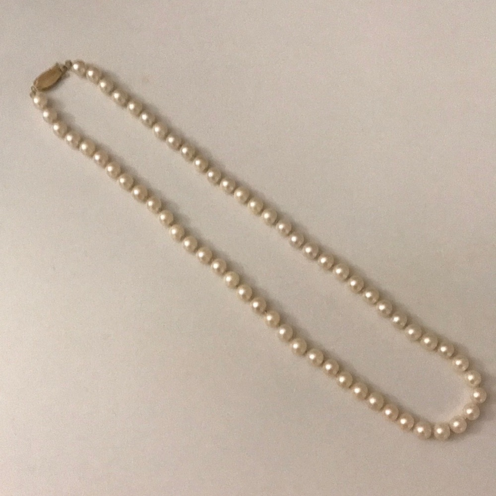 Authentic Pearl Necklace with Charming Gold Clasp